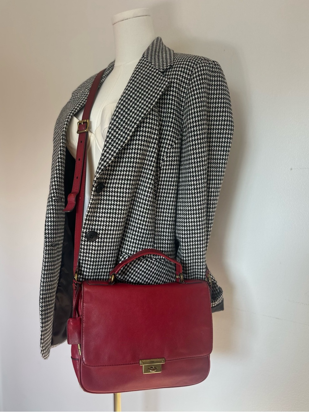 Fossil Memoir Cherry Red Leather Flap Bag Crossbody Messenger Satchel Turnlock